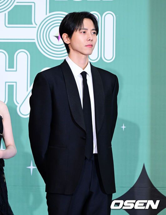 [OSEN=지형준 기자] 23일 오후 서울 여의도 KBS 신관 웨딩홀에서 2023 KBS 연예대상 레드카펫 포토월 행사가 열렸다.MC를 맡은 주우재가 포토타임을 하고 있다. 2023.12.23 / jpnews.osen.co.kr