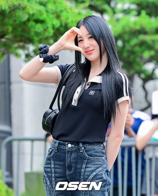 [OSEN=나고야(일본), 김성락 기자] 13일 오후(현지시간) 일본 나고야시 종합체육관에서 '2022 Asia Artist Awards IN JAPAN’ 레드카펫 행사가 진행됐다.가수 임영웅이 포즈를 취하고 있다. 2022.12.13 /ksl0919@osen.co.kr