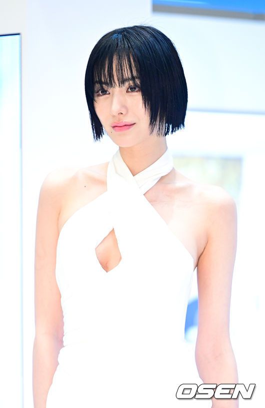 [OSEN=최규한 기자] 배우 나나가 포토타임을 하고 있다. 2025.01.13 / dreamer@osen.co.kr