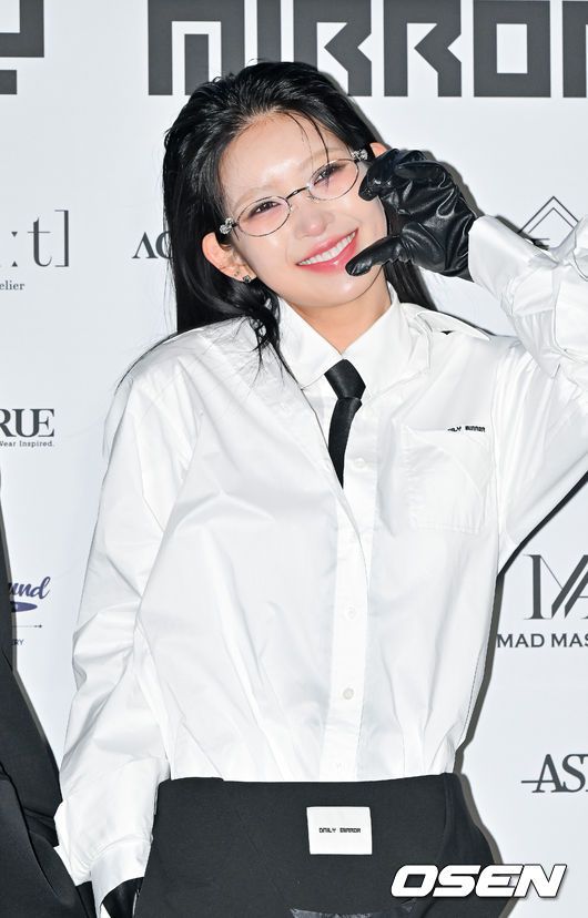 [OSEN=박준형 기자] 7일 서울 중구 동대문디자인플라자(DDP)에서 '2025 F/W 서울패션위크’가 열렸다. 올해 25주년을 맞은 국내 최대 패션 행사 ‘서울패션위크’는 5일부터 9일까지 닷새간 열린다.최준희가 포토월에서 포즈를 취하고 있다. 2025.02.07 / soul1014@osen.co.kr