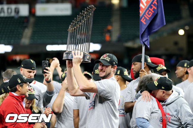[사진] 텍사스 우승 후 맥스 슈어저. ⓒGettyimages(무단전재 및 재배포 금지)