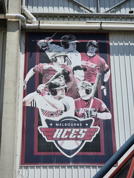 [OSEN=이상학 기자] 멜버른볼파크 구장 간판에 들어간 선수 시절 저스틴 후버 단장(왼쪽 아래). /waw@osen.co.kr