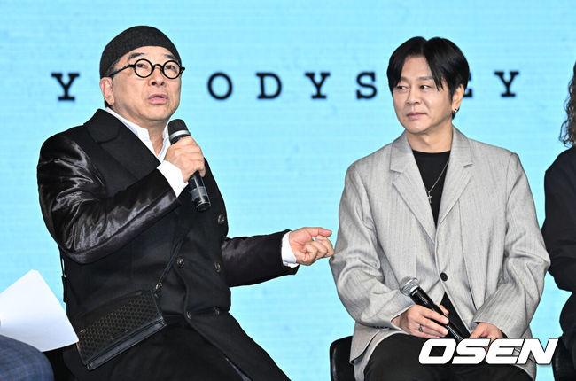[OSEN=조은정 기자]밴드 YB가 새 EP '오디세이'(Odyssey) 발매 기념 기자간담회를 17일 서울 마포구 홍대 롤링홀에서 가졌다.YB의 새 EP '오디세이'는 험난한 경험을 통해 성장하며 자아를 찾아 나가는 과정을 담고 있다. '리벨리온'을 포함해 타이틀곡 '오어키드'(Orchid)와 수록곡 '스톰본'(StormBorn), '엔드 앤드 엔드'(End And End) 등 총 6트랙이 담긴다.가수 김수철이 YB 간담회에 참석하고 있다. 025.02.17 /cej@osen.co.kr