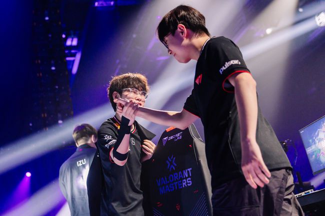 라이엇 게임즈 플리커.