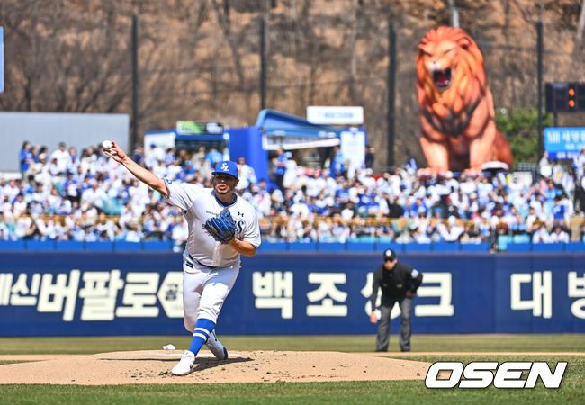 [OSEN=대구, 이석우 기자] 22일 대구삼성라이온즈파크에서 2025 신한 SOL 뱅크 KBO 리그 삼성 라이온즈와 키움 히어로즈의 경기가 열렸다. 홈팀 삼성은 후라도가 방문팀 키움은 로젠버그가 선발 출전했다. 삼성 라이온즈 선발 투수 후라도가 역투하고 있다. 2025.03.22 / foto0307@osen.co.kr