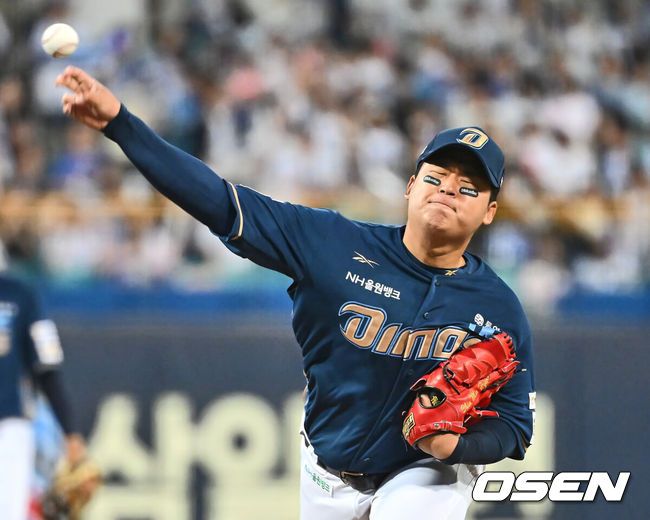 [OSEN=대구, 이석우 기자] 26일 대구삼성라이온즈파크에서 2025 신한 SOL 뱅크 KBO 리그 삼성 라이온즈와 NC 다이노스의 경기가 열렸다. 홈팀 삼성은 이승현이, 방문팀 NC는 신민혁이 선발 출전했다. NC 다이노스 선발 투수 신민혁이 역투하고 있다. 2025.03.26 / foto0307@osen.co.kr