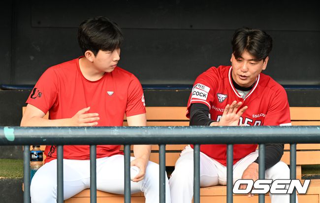 SSG 시절 김광현과 오원석./OSEN DB