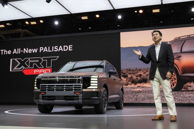 이상엽 현대제네시스글로벌디자인담당 부사장이 발표하는 모습.