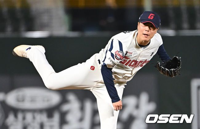 [OSEN=부산, 이석우 기자] 17일 부산 사직야구장에서 2025 신한 SOL 뱅크 KBO 리그 롯데 자이언츠와 키움 히어로즈의 경기가 열렸다. 홈팀 롯데는 박세웅, 방문팀 키움은 김윤하가 선발 출전했다.롯데 자이언츠 박진형이 역투하고 있다. 2025.04.17 / foto0307@osen.co.kr