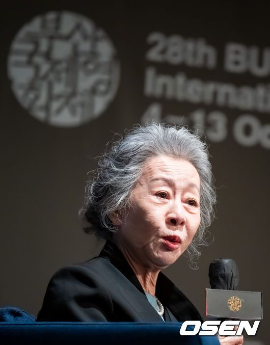 [OSEN=부산, 박준형 기자] 6일 오후 부산광역시 우동 KNN시어터에서 제28회 부산국제영화제 액터스 하우스 '윤여정' 행사가 진행됐다.이날 행사에 참석한 배우 윤여정이 소감을 말하고 있다. 2023.10.06 /soul1014@osen.co.kr