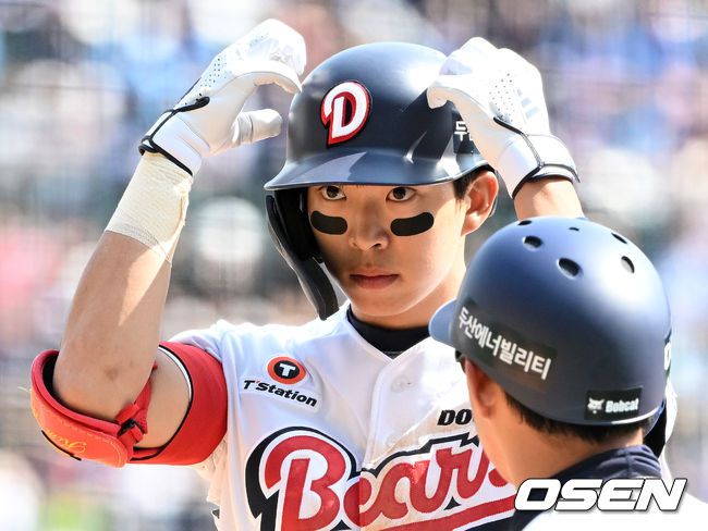 위기 넘기고 더그아웃 가며 김민석 부르는 나균안