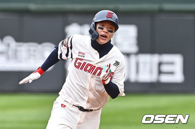 [OSEN=부산, 이석우 기자] 롯데 자이언츠 이호준 / foto0307@osen.co.kr