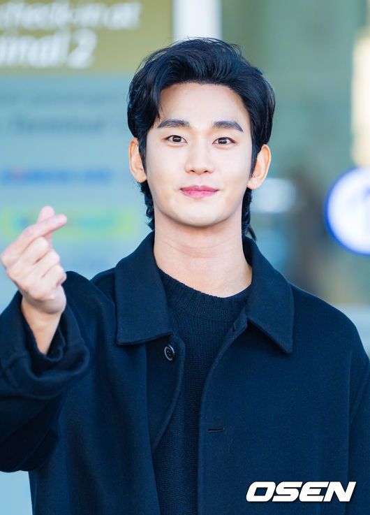 [OSEN=박준형 기자]  7일 오후 서울 삼성동 스페이스쉐어에서 가세연 김수현 관련 폭로 기자회견이 진행됐다.배우 김수현이 미성년자였던 故 김새론과 교제했다는 의혹을 제기하며 여러 폭로를 이어온 가로세로연구소(약칭 가세연) 측이 김수현의 중범죄를 폭로하겠다며 기자회견을 마련했다. 이에 김수현 측은 고인이 미성년자였을 당시 교제한 적이 없다고 부인하면서 김새론 유족과 가세연을 상대로 120억 원대의 손해배상 소송을 제기한 상태다.故 김새론 녹취록이 공개되고 있다.    /   2025.05.07 / soul1014@osen.co.kr