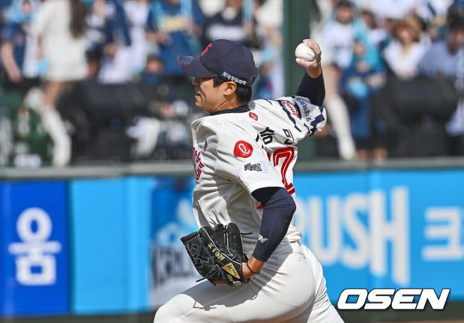 [OSEN=부산, 이석우 기자] 4일 부산 사직야구장에서 2025 신한 SOL 뱅크 KBO 리그 롯데 자이언츠와 NC 다이노스의 경기가 열렸다. 홈팀 롯데는 반즈, 방문팀 NC는 김녹원이 선발 출전했다.롯데 자이언츠 구승민이 역투하고 있다. 2025.05.04 / foto0307@osen.co.kr