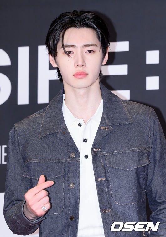 [OSEN=이대선 기자] 11일 오후 서울 메가박스 코엑스에서 그룹 엔하이븐의 미니 6집 ‘DESIRE : UNLEASH’의 콘셉트 시네마(DESIRE Concept Cinema) 프리미어 이벤트가 열렸다.엔하이픈은 내달 5일 미니 6집 ‘DESIRE : UNLEASH’로 7개월만에 컴백한다. ‘DESIRE : UNLEASH’는 사랑하는 너에게 느끼는 욕망을 엔하이픈만의 감정으로 전달하는 스토리를 담은 앨범이다.엔하이픈 성훈이 레드카펫을 밟고 있다. 2025.05.11 /sunday@osen.co.kr