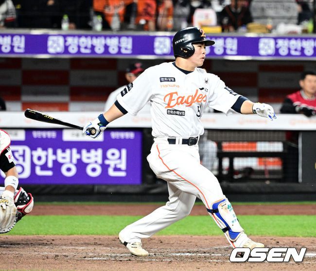 [OSEN=대전, 지형준 기자] 3회말 1사 1루에서 한화 문현빈이 우전 안타를 날리고 있다. 2025.04.29 /jpnews@osen.co.kr