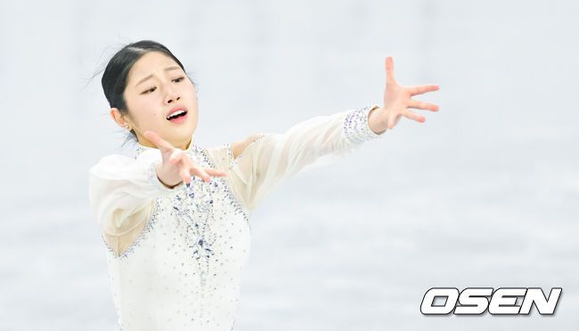 [OSEN=박준형 기자]  2025 ISU 4대륙 피겨 선수권대회가 21일 오후 서울 목동아이스링크장에서 진행됐다.4대륙선수권대회는 아시아, 아메리카, 오세아니아, 아프리카 등 유럽을 제외한 4개 대륙 선수가 출전하는 메이저 대회로 4대륙선수권대회가 우리나라에 열리는 것은 지난 2020년 대회 이후 5년 만이다. 여자 쇼트 프로그램 부문 이해인이 연기를 펼치고 있다.  2025.02.21 / soul1014@osen.co.kr