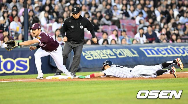 [OSEN=잠실, 이대선 기자] 14일 오후 서울 잠실야구장에서 2025 신한 SOL Bank KBO리그 LG 트윈스와 키움 히어로즈의 경기가 열렸다.LG는 송승기, 키움은 로젠버그를 선발 투수로 내세웠다.3회말 무사 2루에서 LG 박해민이 3루 도루에 성공하고 있다. 2025.05.14 /sunday@osen.co.kr