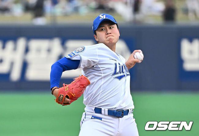 [OSEN=포항, 이석우 기자] 13일 포항야구장에서 2025 신한 SOL 뱅크 KBO 리그 삼성 라이온즈와 KT 위즈의 경기가 열렸다. 홈팀 삼성은 이승현이 선발로 출전하고, 방문팀 KT는 헤이수스가 선발로 출전했다.삼성 라이온즈 선발투수 이승현이 역투하고 있다. 2025.05.13 / foto0307@osen.co.kr