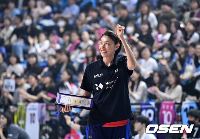 [OSEN=인천, 이대선 기자] 18일 오후 인천 삼산월드체육관에서 ‘KYK 인비테이셔널 2025’가 열렸다. KYK 인비테이셔널은 김연경이 직접 초청한 세계 정상급 선수들이 한자리에 모이는 배구 이벤트 매치이다. 2025.05.18 /sunday@osen.co.kr