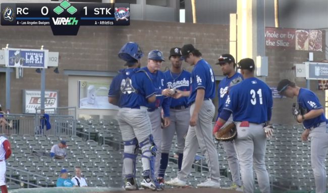 랜초쿠카몽가 장현석이 1회 2사 만루 위기에서 교체되고 있다. /MiLB TV 캡처