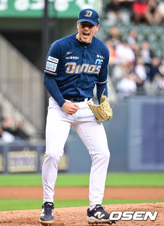 [OSEN=잠실, 조은정 기자]24일 오후 서울 잠실구장에서 2025 신한 SOL Bank KBO리그 두산 베어스와 NC 다이노스의 경기가 열렸다.두산은 최원준을 NC는 라일리를 선발 투수로 내세웠다.6회말 2사 2루 NC 선발 라일리가 두산 양석환을 낫아웃 삼진으로 처리한 뒤 포효하고 있다. 2025.05.24 /cej@osen.co.kr