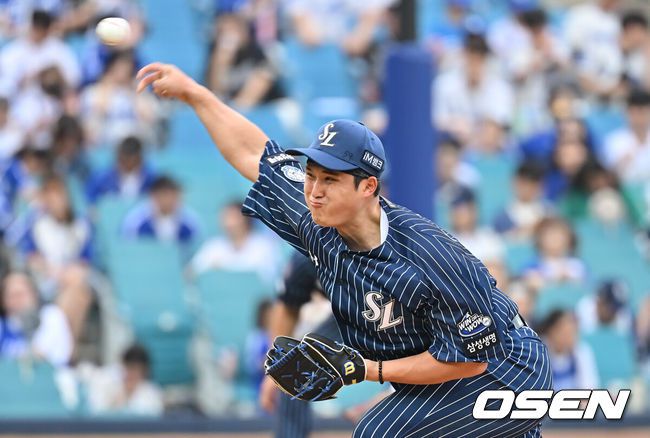 [OSEN=대구, 이석우 기자] 15일 대구삼성라이온즈파크에서 2025 신한 SOL 뱅크 KBO 리그 삼성 라이온즈와 KT 위즈의 경기가 열렸다. 홈팀 삼성은 최원태가, 방문팀 KT는 고영표가 선발 출전했다. 삼성 라이온즈 선발 투수 최원태가 역투하고 있다. 2025.06.15 / foto0307@osen.co.kr