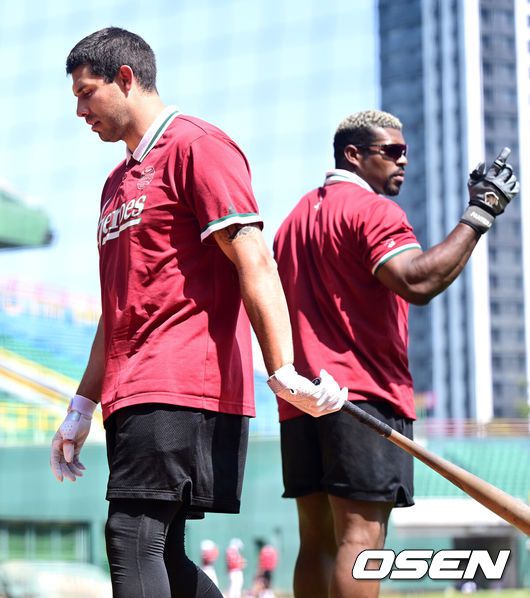 2월 대만 스프링캠프 때 카디네스(왼쪽)와 푸이그 / OSEN DB