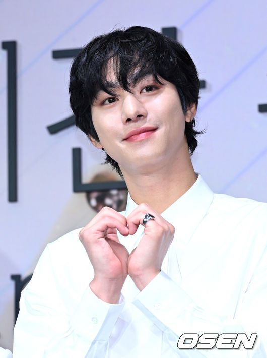 [OSEN=이대선 기자] 4일 오전 서울 중구 엠배서더 서울 풀만에서 넷플릭스 오리지널 시리즈 '너의 시간 속으로' 제작발표회가 열렸다.배우 안효섭이 포토타임을 가지고 있다. 2023.09.04 /sunday@osen.co.kr