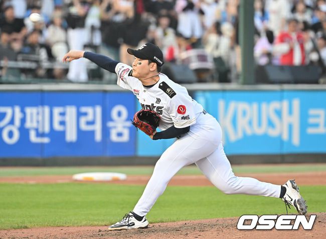 [OSEN=부산, 이석우 기자] 29일 부산 사직야구장에서 2025 신한 SOL 뱅크 KBO 리그 롯데 자이언츠와 KT 위즈의 경기가 열렸다. 홈팀 롯데는 박세웅이, 방문팀 KT는 쿠에바스가 선발 출전했다.롯데 자이언츠 최준용이 역투하고 있다. 2025.06.29 / foto0307@osen.co.kr