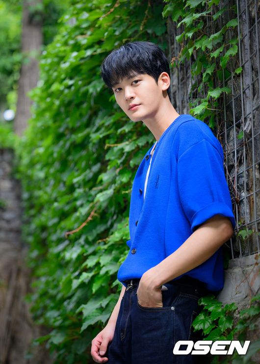 [OSEN=조은정 기자]배우 김선민이 지난 2일 서울 마포구 합정동에서 OSEN과 SBS 청춘 드라마 ‘사계의 봄’ 종영 인터뷰를 진행했다.김선민은 ‘사계의 봄’에서 드럼 천재이자 능청미 만렙 공진구 역으로 유쾌함을 담당해 열연을 펼쳤다.김선민이 인터뷰에 앞서 포즈를 취하고 있다. 2025.07.02 /cej@osen.co.kr