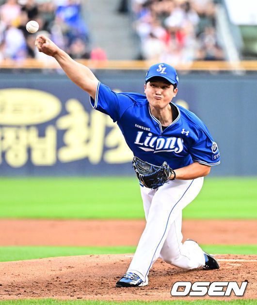 [OSEN=잠실, 지형준 기자] 3일 오후 서울 잠실구장에서 ‘2025 신한 SOL Bank KBO리그’ 두산 베어스와 삼성 라이온즈의 경기가 열렸다.두산은 곽빈, 삼성은 최원태가 선발로 나섰다.1회말 삼성 최원태가 역투하고 있다. 2025.07.03 /jpnews@osen.co.kr