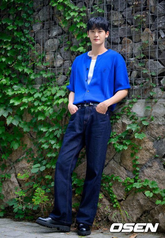 [OSEN=조은정 기자]배우 김선민이 지난 2일 서울 마포구 합정동에서 OSEN과 SBS 청춘 드라마 ‘사계의 봄’ 종영 인터뷰를 진행했다.김선민은 ‘사계의 봄’에서 드럼 천재이자 능청미 만렙 공진구 역으로 유쾌함을 담당해 열연을 펼쳤다.김선민이 인터뷰에 앞서 포즈를 취하고 있다. 2025.07.02 /cej@osen.co.kr