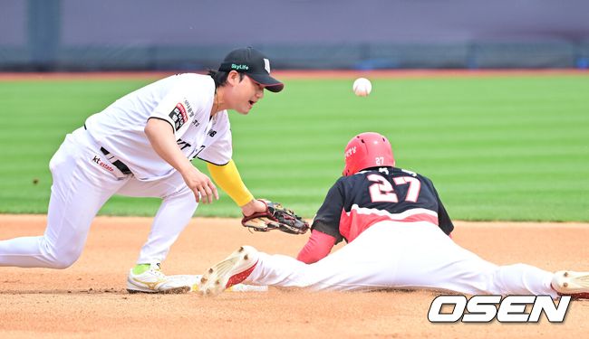 도루를 성공시키는 김호령./OSEN DB