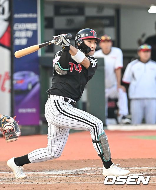 [OSEN=부산, 이석우 기자]  LG 트윈스 신민재 018 2025.07.03 / foto0307@osen.co.kr