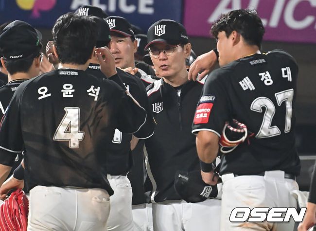 KT 위즈 이강철 감독. /OSEN DB