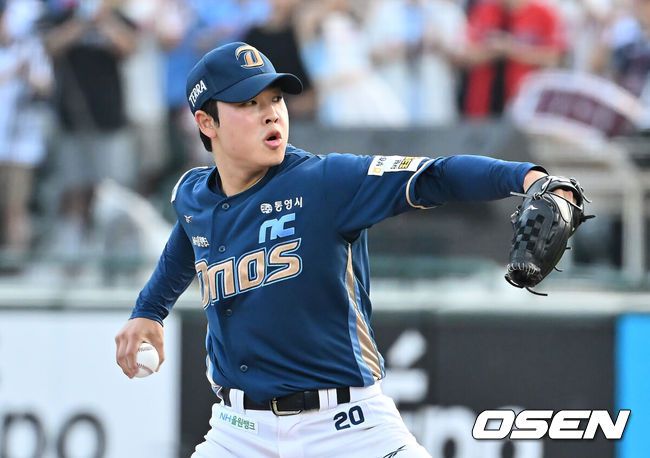 [OSEN=부산, 이석우 기자] 30일 부산 사직야구장에서 2025 신한 SOL 뱅크 KBO 리그 롯데 자이언츠와 NC 다이노스의 경기가 열렸다. 홈팀 롯데는 감보아가, 방문팀 NC는 목지훈이 선발 출전했다.NC 다이노스 선발 투수 목지훈이 역투하고 있다. 2025.07.30 / foto0307@osen.co.kr