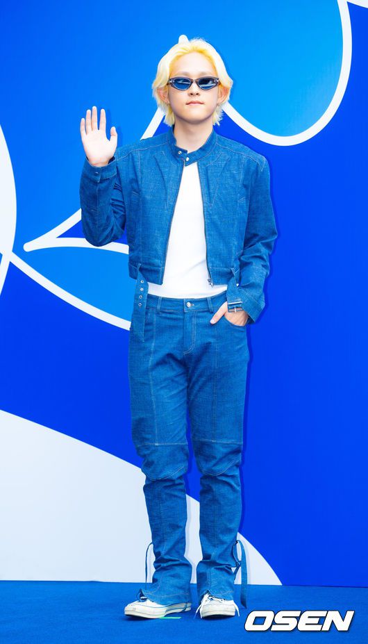 [OSEN=민경훈 기자] 7일 서울 중구 동대문디자인플라자(DDP)에서 ‘2026 S/S 서울패션위크’ 포토월 행사가 열렸다.‘2026 S/S 서울패션위크’는 동대문디자인플라자(DDP) 등 서울 전역에서 7일까지 펼쳐진다.벤 블리스(최환희)가 포토타임을 갖고 있다. 2025.09.07 / rumi@osen.co.kr