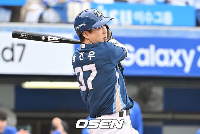 [OSEN=대구, 이석우 기자] 2025 신한 SOL 뱅크 KBO 와일드카드 삼성 라이온즈-NC 다이노스 1차전.NC 다이노스 박건우 0402025.10.06 / foto0307@osen.co.kr