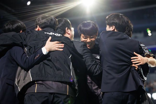 라이엇 게임즈 플리커.