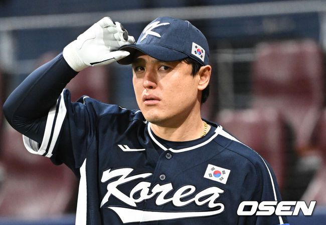 [OSEN=고척, 조은정 기자]류지현 감독이 이끄는 야구 대표팀이 5일 고척스카이돔에서 훈련을 진행했다.대표팀은 오는8일과 9일고척스카이돔에서 열리는 2025 K-베이스볼 시리즈 체코 대표팀과의 2경기를 시작으로15일과 16일 양일에 걸쳐 도쿄돔에서 일본 대표팀과 2경기를 치른다.야구대표팀 박동원이 훈련을 하고 있다. 2025.11.05 /cej@osen.co.kr