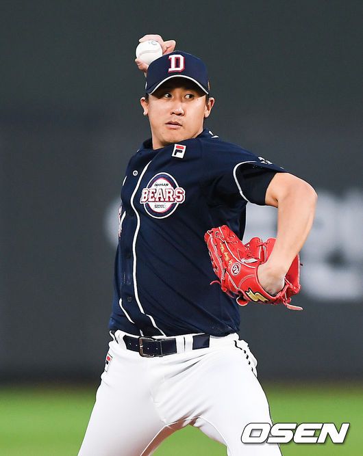 [OSEN=부산,박준형 기자]18일 오후 부산 사직구장에서 열린 '2018 신한은행 MY CAR KBO리그' 롯데 자이언츠와 두산 베어스의 경기,1회말 두산 선발투수 이용찬이 역투하고 있다. / soul1014@osen.co.kr