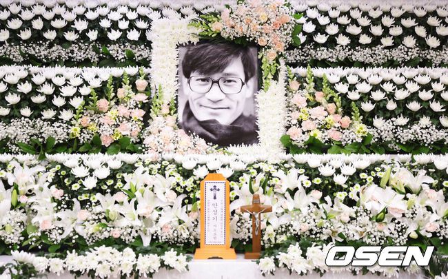 [OSEN=민경훈 기자] 6일 서울 장충동 신라호텔에서 ‘2025 대한민국 퍼스트브랜드 대상’ 시상식이 열렸다.이번 시상식은 매년 대규모 소비자 조사를 통해 한 해를 이끌어갈 브랜드를 선정한다. 배우 이민정이 포즈를 취하고 있다. 2026.01.06 / rumi@osen.co.kr