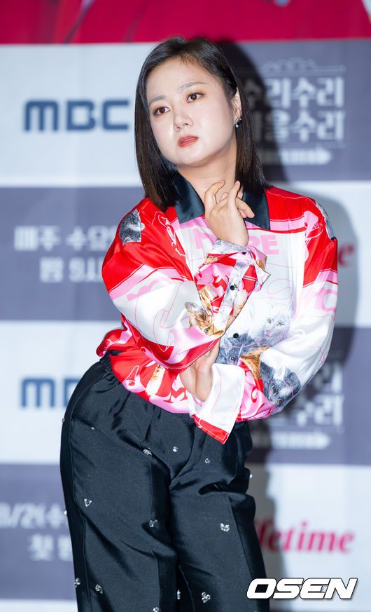 [OSEN=민경훈 기자] 31일 서울 마포구 상암 MBC 골든마우스홀에서 MBC 시사교양 ‘빈집살래 시즌3-수리수리 마을수리’ 제작발표회가 열렸다.개그우먼 박나래가 포즈를 취하고 있다. 2023.07.31 / rumi@osen.co.kr