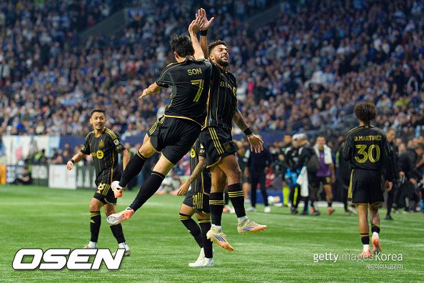 [사진] 부앙가와 손흥민 ⓒGettyimages(무단전재 및 재배포 금지)