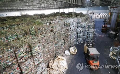 환경부 페트 재생원료 공공비축[연합뉴스 자료사진]