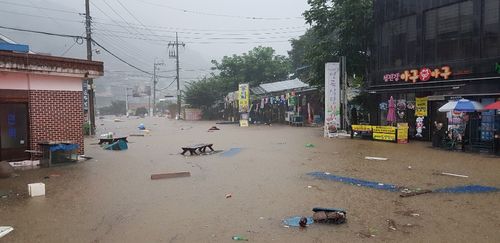 폭우에 잠긴 구례군 토지면 마을[순천소방서 119 산악구조대 제공. 재판매 및 DB 금지]