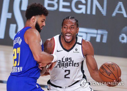 클리퍼스와 덴버의 경기 장면.[EPA=연합뉴스]