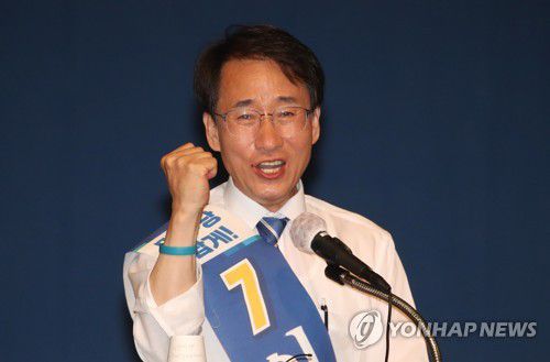 지지 호소하는 이원욱 최고위원 후보(대구=연합뉴스) 김현태 기자 = 더불어민주당 이원욱 당 최고위원 후보가 2일 오후 대구 북구 엑스코에서 열린 더불어민주당 당 대표·최고위원 후보 합동연설회에서 지지를 호소하고 있다. 2020.8.2 mtkht@yna.co.kr