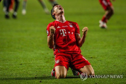 포효하는 레반도프스키[EPA=연합뉴스]